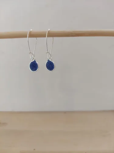 Vista 3 de Handmade Lightweight Lime Resin Silvertone Drop Earrings on Kidney Wires