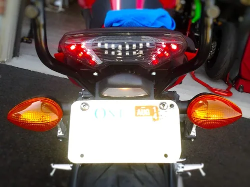 Vista 6 de Eliminador de guardabarros/Tail Tidy para Yamaha FZ-09 / MT-09 - Versión de luz de matrícula OEM