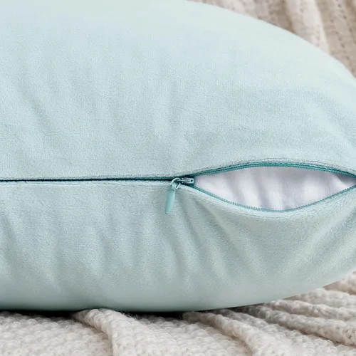 Vista 3 de EMEMA - Paquete de 2 fundas de almohada de terciopelo, fundas de almohada cuadradas decorativas, funda de cojín suave y sólida para sofá Azul bebé