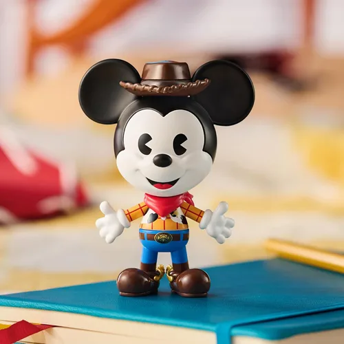 Vista 3 de POP MART Disney Mickey Remixed: Mickey Meets Pixar Series Bind Box, juguetes coleccionables para decoración del hogar, regalos de cumpleaños