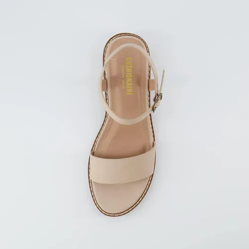 Vista 6 de CUSHIONAIRE Flynn one band block heel sandal +Memory Foam, Wide Widths Available