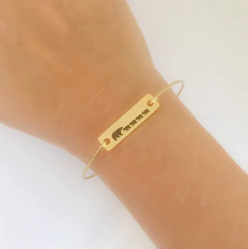 Vista 2 de Pulsera de mamá oso con 4 cachorros, joyería para mamá, regalo para el día de la madre, regalo de cumpleaños, tamaño medio para mujer