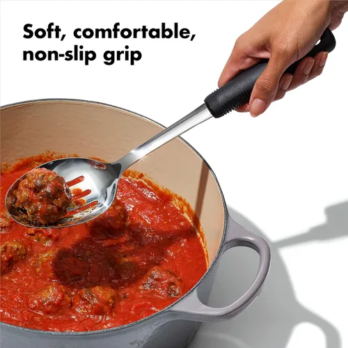 Vista 3 de OXO Good Grips - Cucharón con agujeros de acero inoxidable