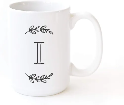 Vista 8 de The Cotton & Canvas Co. Manhattan Wreath - Taza de café personalizada con monograma inicial con letra A, taza de café de cerámica de porcelana. Para