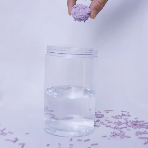 Vista 7 de Arena para gatos Tofu con aroma a lavanda 5.5 libras, lata. Se puede tirar por el inodoro o desagües, arena para gatos de bajo seguimiento