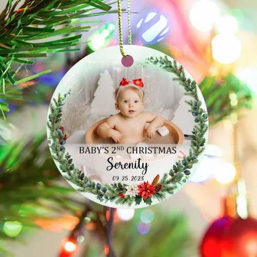 Vista 3 de Adorno de Navidad de la segunda Navidad del bebé 2026, marco de fotos de corona, adorno de segunda Navidad para papá, mamá, nombre de bebé
