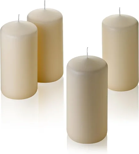 Vista 2 de Light In The Dark Juego de 4 velas perfumadas de vainilla francesa de 6 pulgadas de alto x 3 pulgadas de ancho