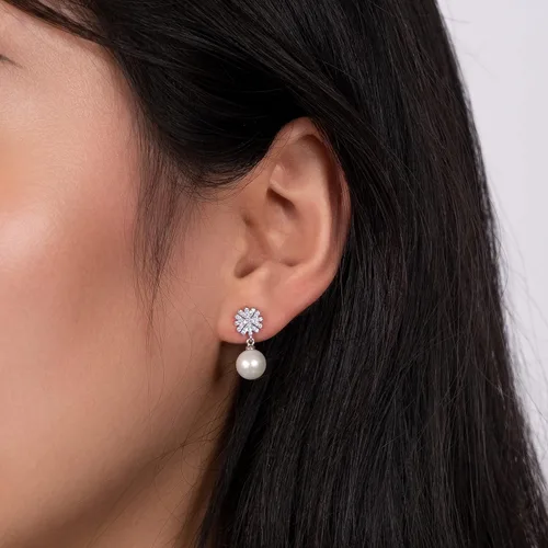 Vista 2 de Aretes colgantes de plata de ley 925 con perlas reales de agua dulce de calidad para mujer