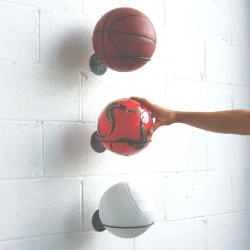 Vista 4 de Soporte de pelota de deportes para montaje en pared y exhibidor organizador de metal, para pelotas de baloncesto, fútbol y voleibol, multifunción.