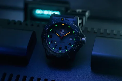 Vista 5 de Luminox Reloj Navy Seal para hombre, pantalla gris (XL.8882.F8880) resistente al agua 656.2 ft + cristal de zafiro + visibilidad nocturna constante