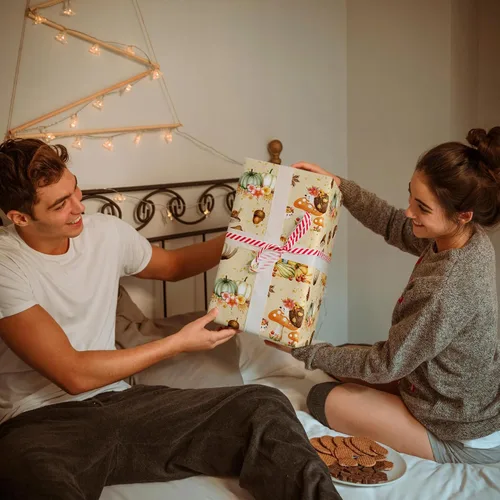 Vista 2 de SaringSwoon Papel de Regalo de Otoño para Niños y Adultos - Papel de Regalo de Bosque con Diseño de Erizo, Calabaza y Hongos para Otoño, Cumpleaños