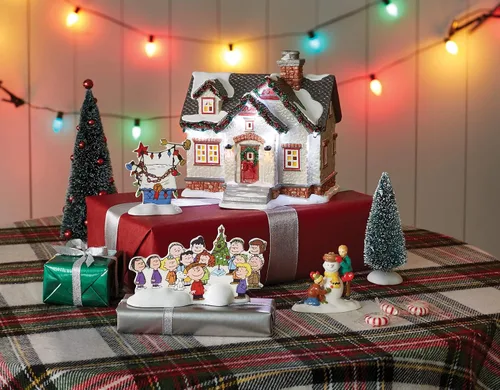 Vista 6 de Department 56 Ceramic Snow Village The Peanuts House Lit - Juego de construcción y accesorios, 7.44 pulgadas, multicolor