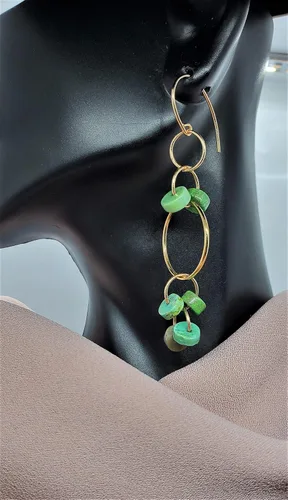 Vista 3 de Pendientes colgantes Sydney, cuentas Heishi, estilo bohemio, caída de 2.5 pulgadas