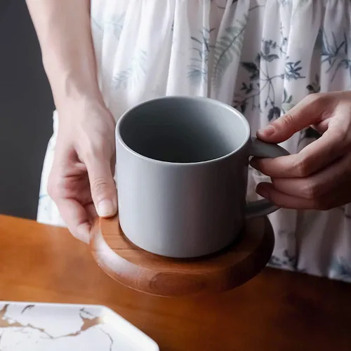 Vista 3 de ZaH Taza de café de cerámica de 14 onzas de color sólido, taza de té para oficina en casa – Lavavajillas con calefacción por microondas (negro)