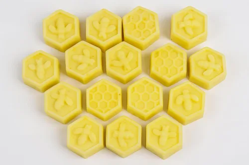 Vista 4 de Honeycomb Honey Bee Baby Shower Favores – Fiesta de Cumpleaños Cabras Leche y Miel Aroma Jabones de Género Revela Fiesta Paquete de 20