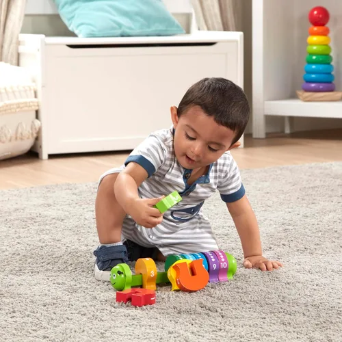 Vista 8 de Melissa & Doug Oruga para contar - Clásico juguete de madera con 10 segmentos de colores numerados