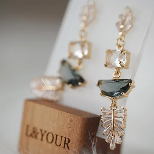 Vista 6 de Aretes colgantes de araña Art Deco para novias, accesorios de los años 20, aretes de boda vintage, aretes formales, diseño geométrico brillante