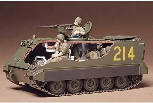 Vista 2 de M-113 Tanque blindado de transporte de personal del ejército de EE. UU. con soldados 1/35 Tamiya