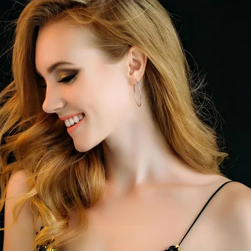Vista 3 de Aretes de aro ovalados dorados y plateados para mujer, grandes, grandes, para uso diario, diseño de gota de agua, idea de regalo para madre y mejor