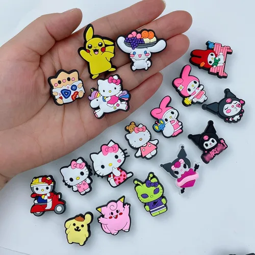 Vista 6 de hitioCC 100 Pack Randow Cute Cartoon Anime Shoe Charms Charma for Boys Girls, Cool Charms Bulk Pins for Kids, Toddler Charms Accessories for Shoe