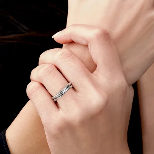 Vista 6 de Bandas entrelazadas triples para ansiedad para mujeres y niñas, 3 piezas de acero inoxidable, rompecabezas de arco iris, anillo de ansiedad, anillo