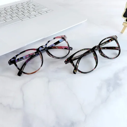 Vista 7 de VisionGlobal 3 pares de lentes de lectura/gafas de sol plegables con lente de bloqueo de luz azul, gafas plegables compactas para mujer, Chilling 2