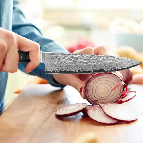Vista 3 de Cuchillo de chef japonés profesional de 8 pulgadas, afilado de 67 capas Damasco VG-10 con núcleo de acero, cuchillo de cocina martillado con mango