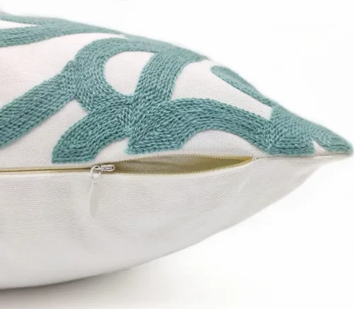Vista 5 de Alysheer Funda de almohada decorativa bordada de 18 x 18 pulgadas, acogedora y fresca funda de cojín bohemia con diseño de mandala chic de punto