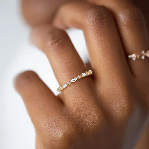 Vista 5 de SHINYSO Anillo de boda chapado en oro de 14 quilates para mujer, anillo de compromiso de eternidad con circonita cúbica, talla 4-10