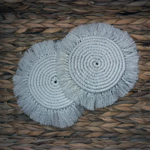 Vista 9 de Posavasos de macramé 100% algodón hechos a mano en la India, elegante y absorbente de 6 pulgadas, juego de posavasos redondos bohemios con borlas