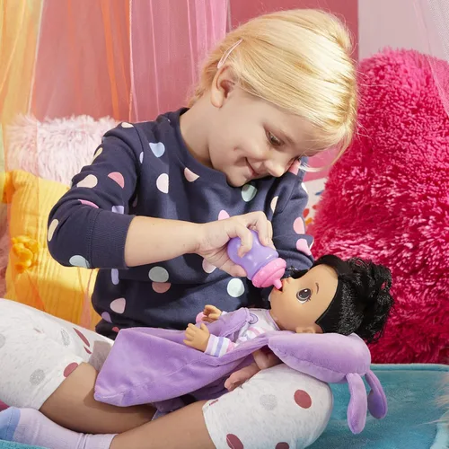 Vista 5 de Baby Alive Muñeco de bebé con temática de conejo, muñecas de 12 pulgadas con temática de hora de dormir, saco de dormir y accesorios de muñeca