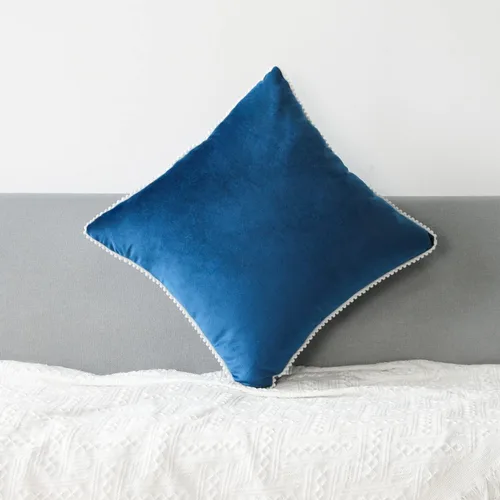 Vista 3 de Merrycolor Juego de 2 fundas de almohada de terciopelo con bonitos pompones, 18 x 18 pulgadas, color azul
