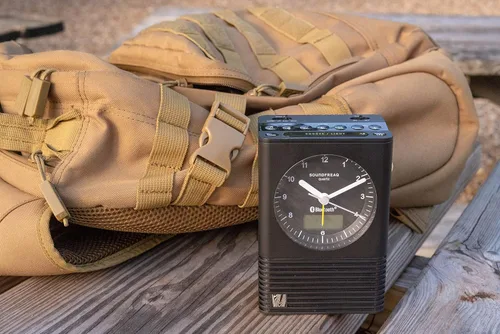 Vista 9 de Soundfreaq Sound Rise Classic, SFQ-14: Radio despertador de cabecera y altavoz Bluetooth, con reloj analógico, radio FM, puerto de carga USB