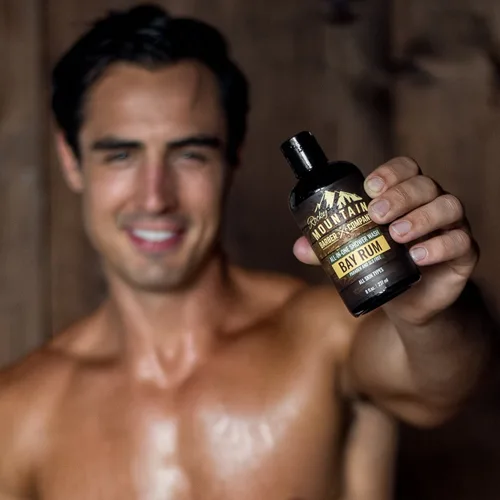 Vista 2 de Rocky Mountain Barber Company Bay Rum - Jabón corporal todo en uno, champú, gel de baño, acondicionador, lavado facial y lavado de barba con jugo