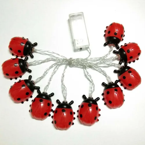 Vista 4 de Guirnalda de luces de hadas de mariquitas, 10 luces LED rojas de plástico de 5.5 pies, cable de cobre, funciona con pilas, las mejores luces