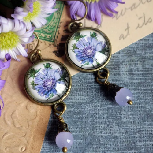 Vista 3 de Purple Aster Glass Cabochon Earrings