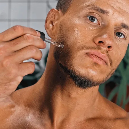 Vista 4 de Gentlehomme - Suero facial de ácido hialurónico - Suero facial para hombre - Con 3% de ácido hialurónico y vitamina E - Ayuda a hidratar