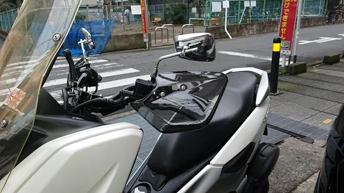 Vista 3 de Protector de parabrisas de motocicleta compatible con Yamaha NVX NMAX AEROX 125 150 155 Xmax 250 300 400 HOND' ADV150 ADV160 PCX150 PCX160 PCX125