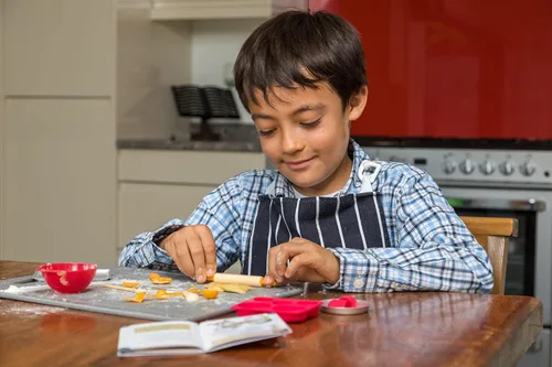 Vista 5 de SmartLab Juguetes para hornear TINY con 20 deliciosas recetas pequeñas. Gran ciencia. Herramientas pequeñas.