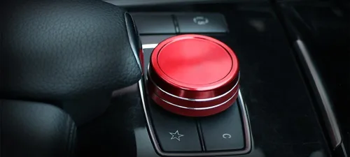 Vista 5 de iJDMTOY Cubierta de rueda de aluminio anodizado rojo para consola central de control de mando compatible con Mercedes A B C E S CLA GLA GLK ML GL