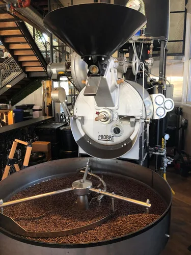 Vista 3 de Better Buzz Café de grano entero tostado oscuro descafeinado de 12 onzas, procesado con agua suiza
