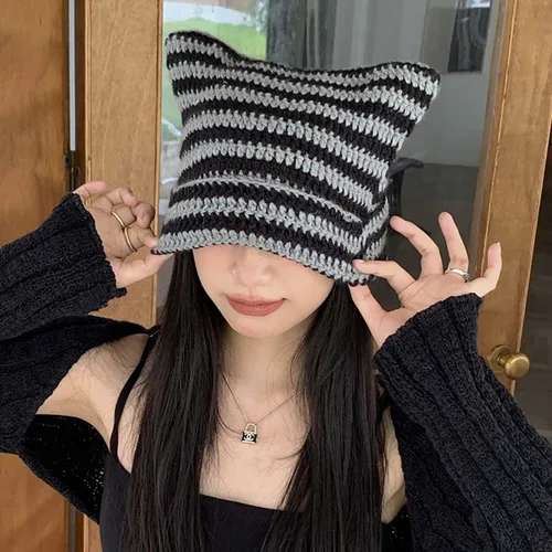 Vista 3 de Lindo gorro de punto para mujer, suéter de lana cálida para otoño e invierno con protección para orejas de gato