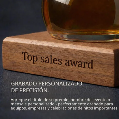 Vista 3 de Bey-Berk Vaso de cerveza personalizado con soporte de madera, vaso de cerveza largo de 12 onzas y base de madera maciza grabable