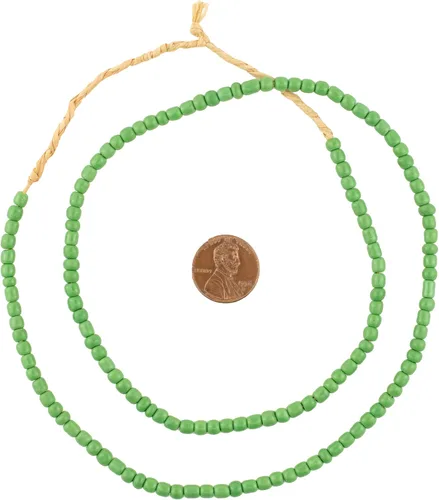Vista 2 de The Bead Chest Cuentas de vidrio verde de Ghana (2 hebras), cuentas de vidrio de Ghana