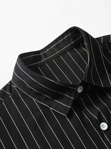 Vista 3 de OYOANGLE Camisa de manga corta con cuello y botones para hombre con estampado de rayas