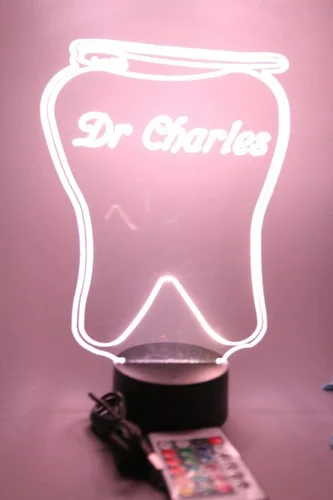 Vista 5 de MIRROR MANIA Lámpara de mesa LED personalizada con grabado de dientes y cepillo dental, viene con control remoto, 16 opciones de color, cable