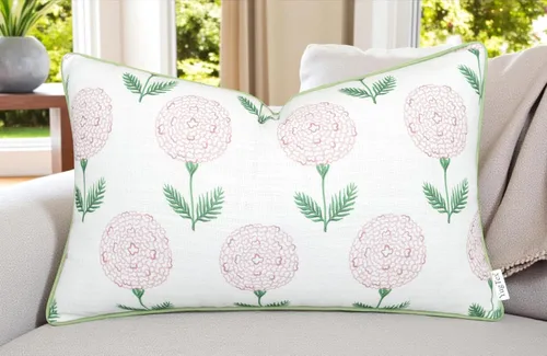 Vista 21 de Funda de almohada vintage con estampado floral de rosas de 20 x 20 pulgadas Ramo de rosas corales y rosas sobre flameado blanco roto, ribete