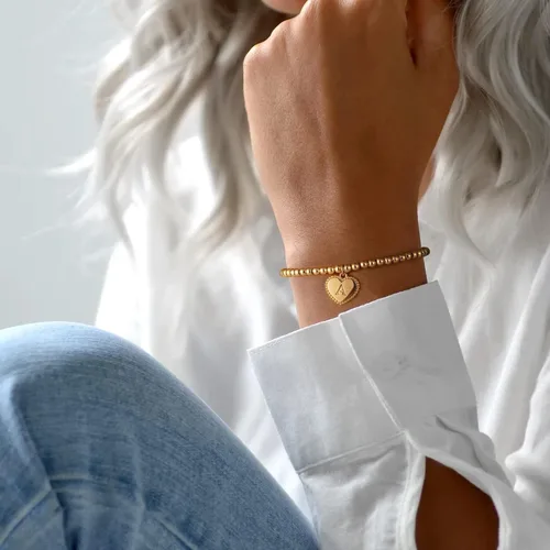 Vista 3 de Pulseras con iniciales de corazón de cuentas doradas para mujer, pulsera de bolas chapadas en oro de 14 quilates, dije de corazón hecho a mano
