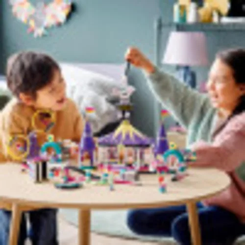 Vista 3 de LEGO Friends Magical Funfair - Juego de montaña rusa 41685; juego de simulación para niños que aman los juguetes de parques temáticos; nuevo 2021