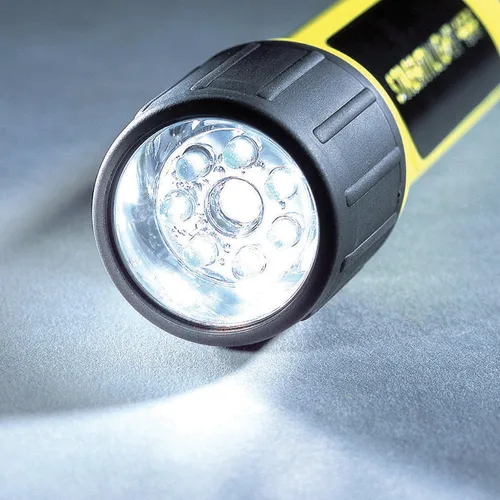 Vista 2 de Streamlight 68200 4AA ProPolymer LED linterna con LED blancos, amarillo - 67 lúmenes